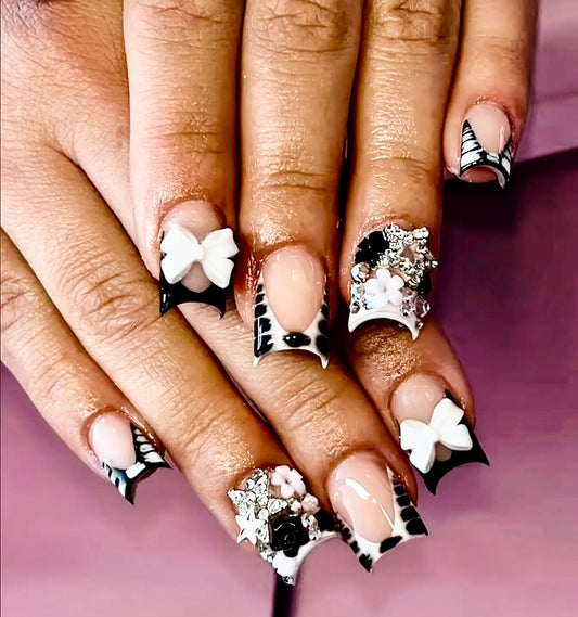 Black and White Short Press On Nails